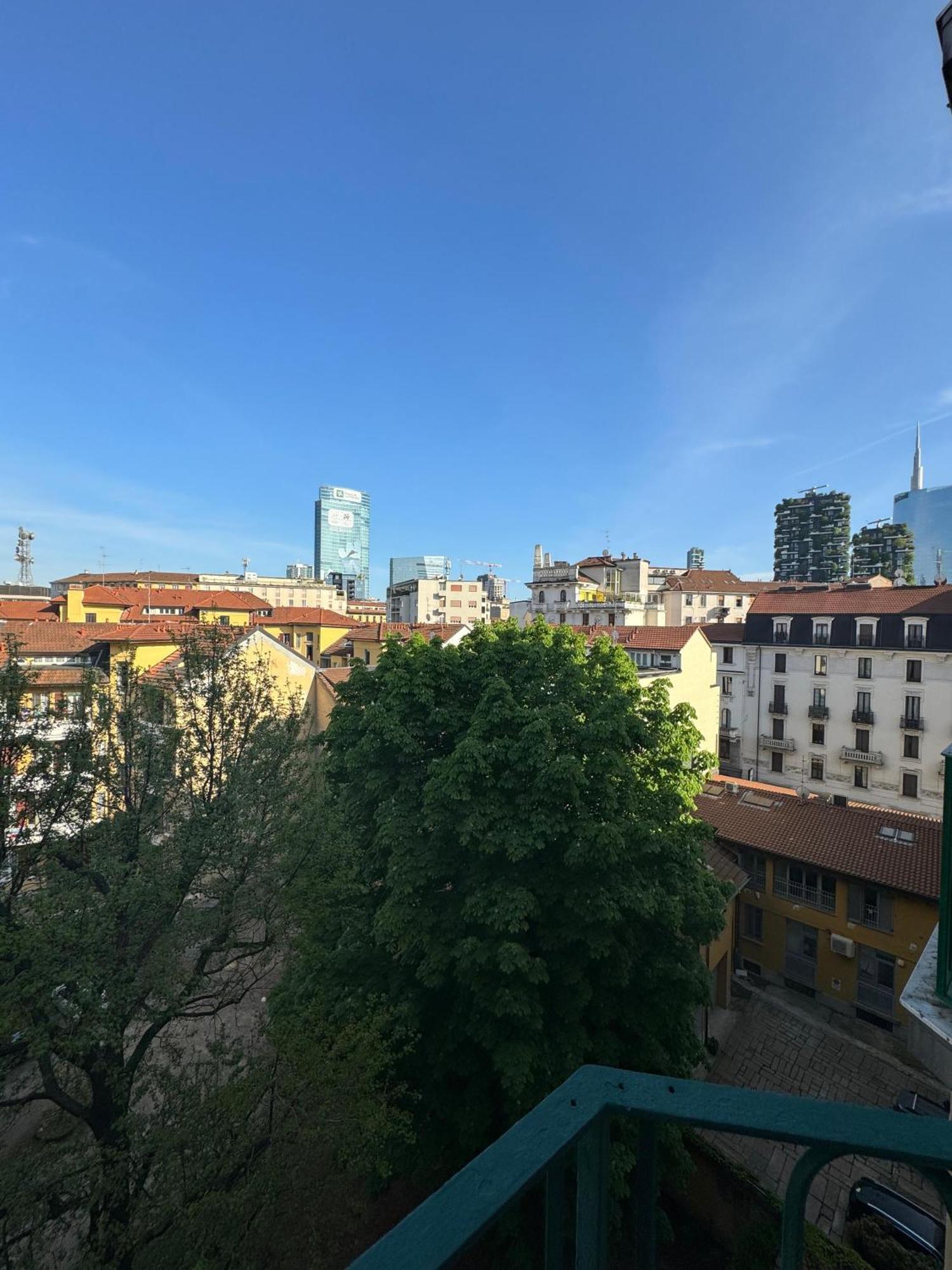 New Apartment With Balcony, Isola Bosco Verticale Mailand Exterior foto