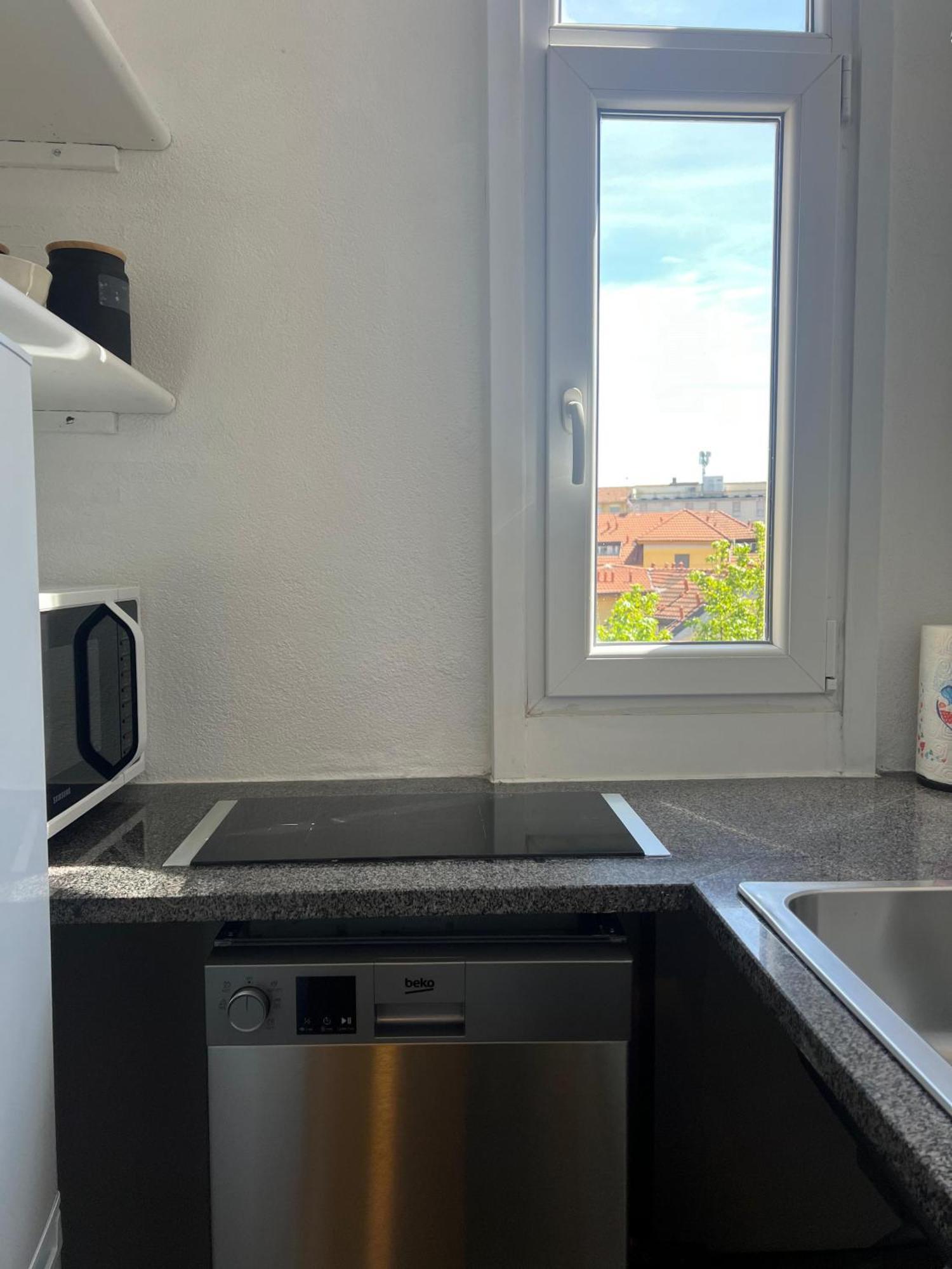 New Apartment With Balcony, Isola Bosco Verticale Mailand Exterior foto